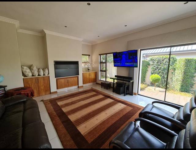 3 BEDROOM HOUSE FOR SALE IN RETIRE AT MIDSTREAM